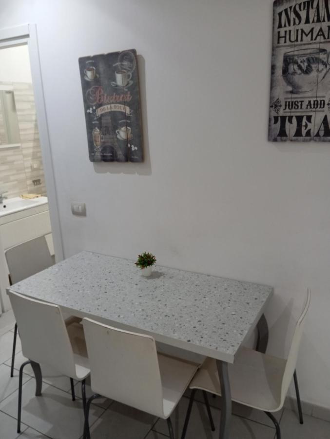 Apartament Apartament Famagosta Milano Zewnętrze zdjęcie